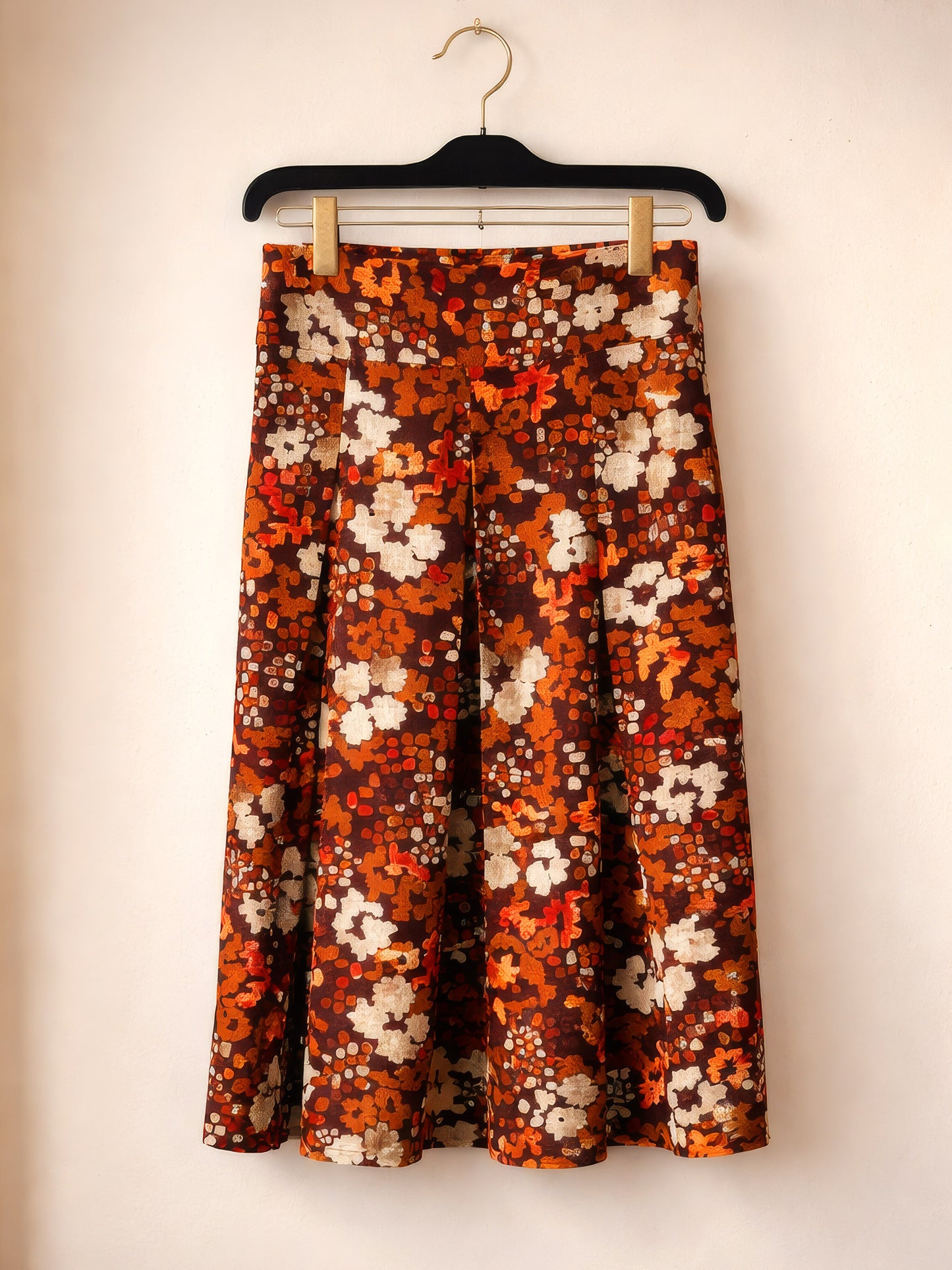 70s macchie arancio. Modello Anna
