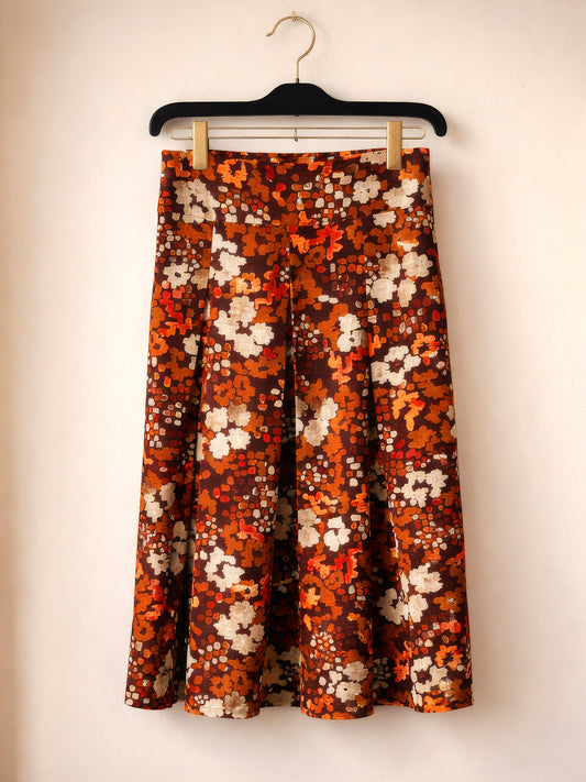 70s macchie arancio. Modello Anna