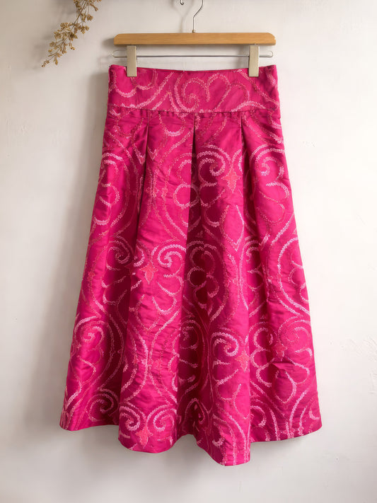 Shantung operato fucsia. Modello Anna
